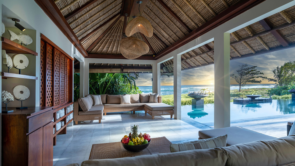 Seseh Beach Villa I - Semi-outdoor sitting area